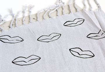 DIY Lip Printed Scarf