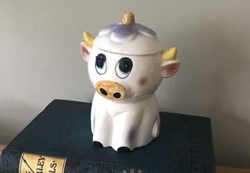 Vintage Purple Cow Sugar Bowy/ Ceramic Sugar bowl / Farmhouse Kitchen / Cow Collectible / Cow Decor / Country Kitchen / 50s Kitchen Decor