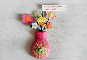 Pink Flower Vase Magnet