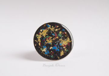 A ring (designer's technique "Splash")