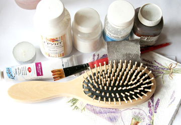 VINTAGE HAIRBRUSH: DECOUPAGE TECHNIQUE