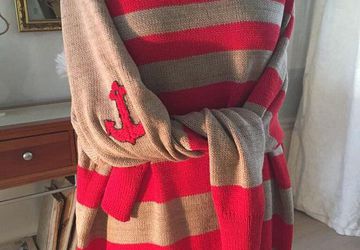 Red oversized striped maxi sweater in red and beige in marine style with anchor